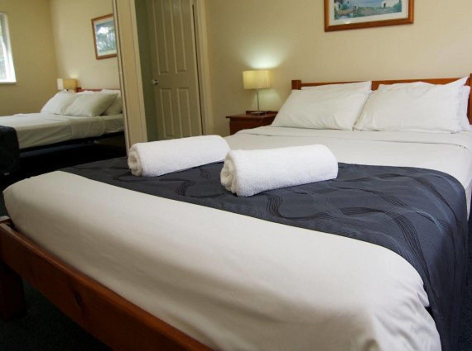 Blue Water Bay Villas Aparthotel 3*