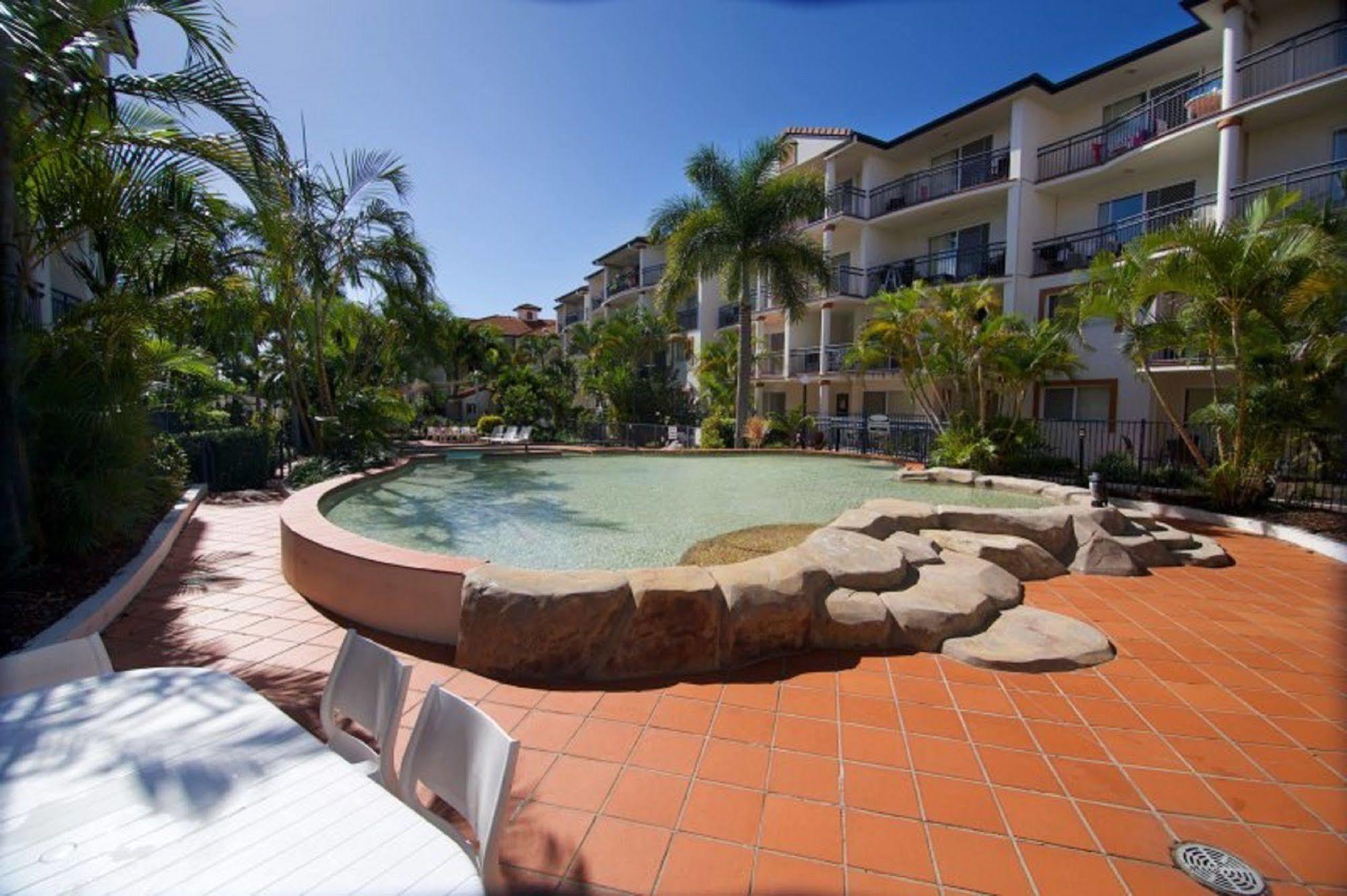 Blue Water Bay Villas 3*
